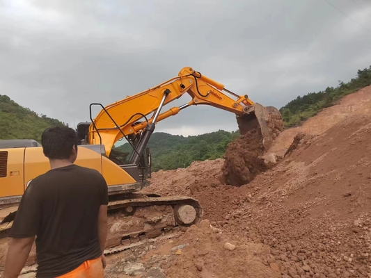বিড়াল হিটাচি কোমাটসু কোবেলকো এক্সক্যাভেটর টানেল বুম
